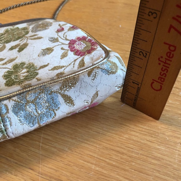 Vintage Floral Tapestry Handbag - Picture 6 of 7